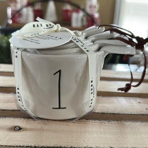 Rae Dunn Measuring cups
